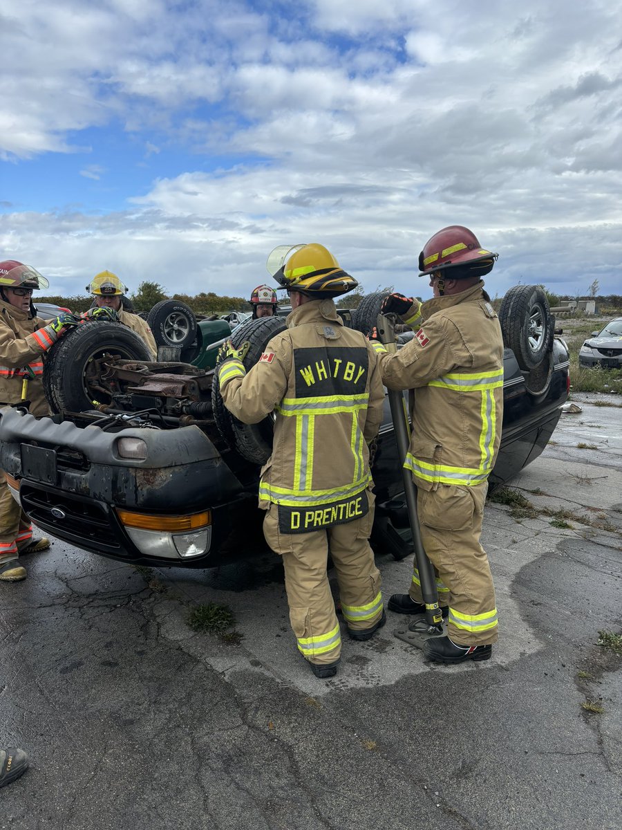 WhitbyFire's tweet photo. This week @WhitbyFire Shift Trainer Instructors sharpened their skills by achieving OFM Provincial Certification in Auto Extrication. Well done team!
#WFESTraining @TownofWhitby @WPFFAL2036 @ONFireMarshall https://t.co/IEFGqKhJLI