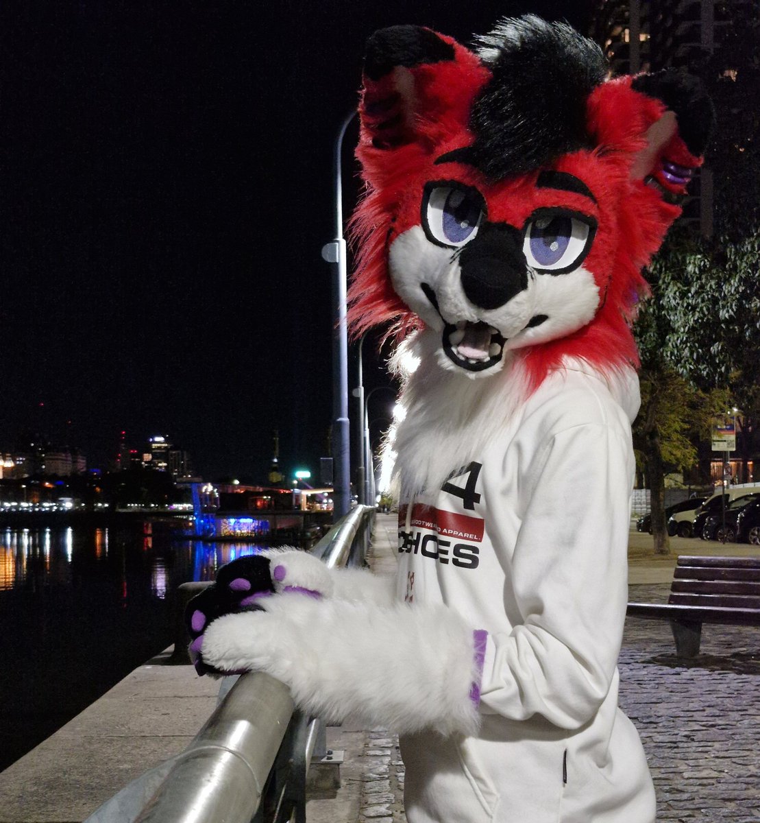 Vamos a tomar un heladitoo
#FursuitFriday 

Ft: <a href="/Arux_96/">Arux_96</a>