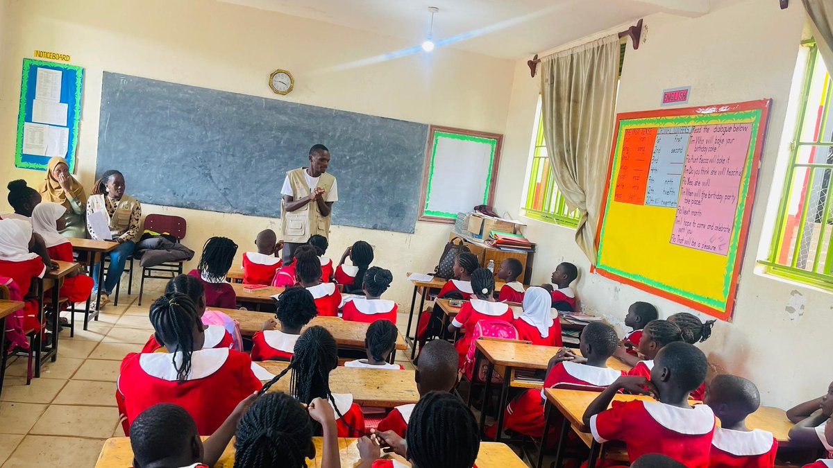 KampalaYec's tweet photo. #DAY2 climaxes in style:The peer educators get an opportunity for in-field practice by delivering sessions on #Lifeskills #MenstrualHygiene &amp; #PersonalHygiene for pupils at Mothercare Primary School.Its heartening to have these youths lead such initiatives to empower young people https://t.co/w9Y32x3p05