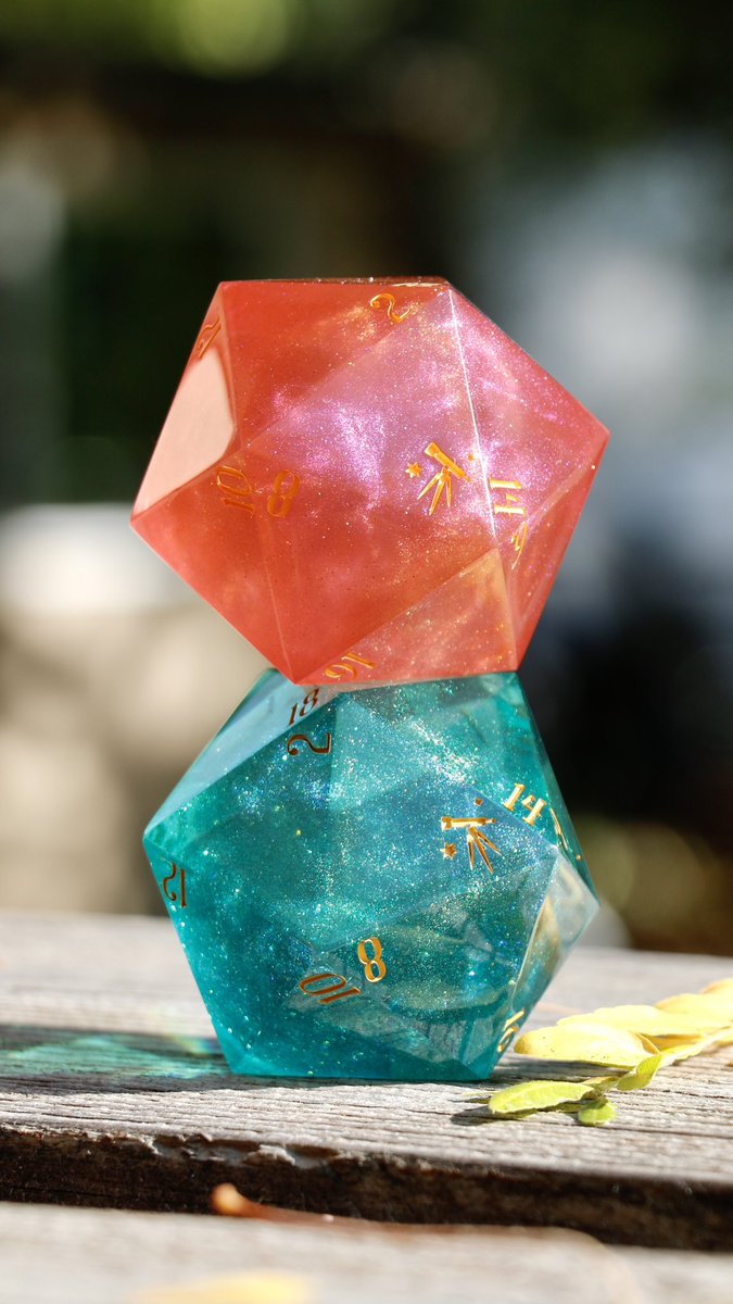 interstellarD20's tweet image. The first of my 60mm d20s! I’m excited to make some fun dioramas, but had to start with just some fun sparkly things. 😛