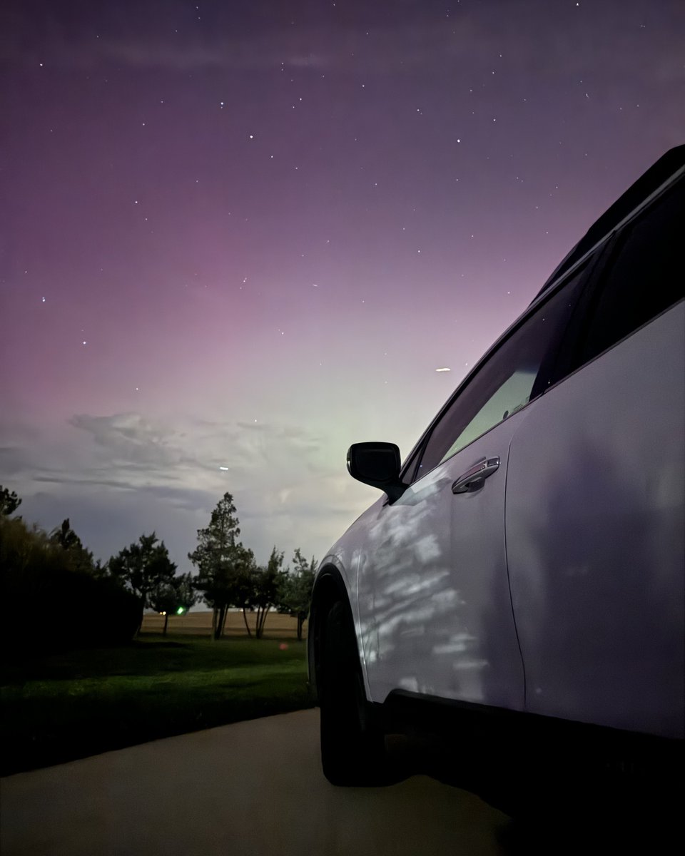 Valley_Subaru's tweet photo. Who saw the #NorthernLights last night?! It was so cool to see the sky turn pink for a bit here in #Longmont! 

#auroraborealis #longmontcolorado #comorado #subaru #subarulove #subarulovers #subaruoutback #subarufamily https://t.co/BqbmkzyGi4