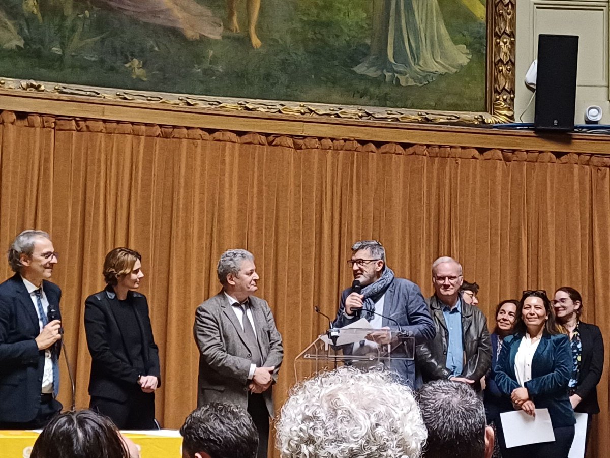 Soirée de clôture en sorbonne pour la promotion 23/24 DU laïcité- une année riche de réflexions et d'échanges.Ressourcant et engageant  <a href="/CarolineFourest/">Caroline Fourest</a> @APortier69 <a href="/phtavoillot/">Tavoillot</a>
