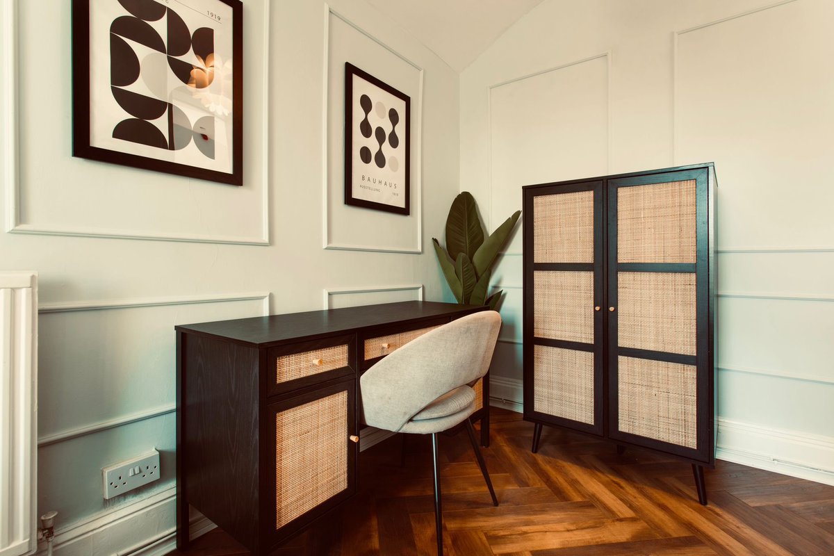 Completed photos just sent from client now they have “Dressed” our latest AirBNB apartment. This the first of a planned program of refurbishment in a development in Chester.  This is our third project for our customer with more in the pipeline!

hintonpayne.com.