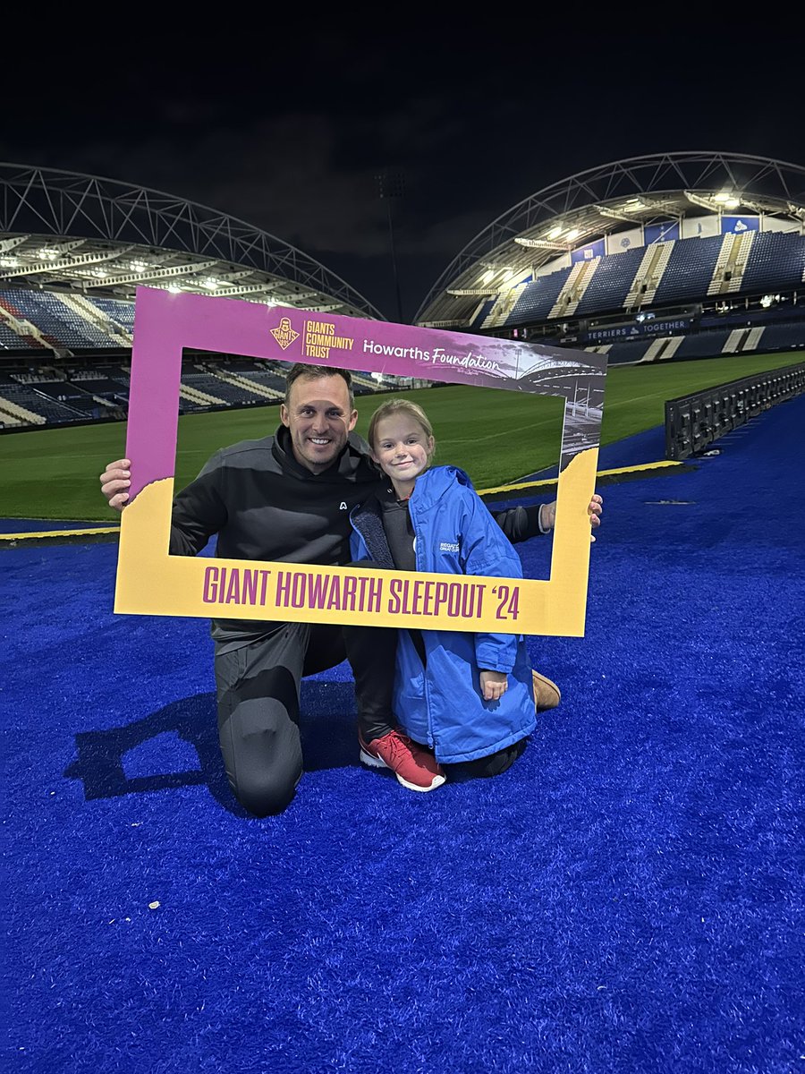 Different bed 🛌 tonight! 

Donate here justgiving.com/crowdfunding/c…