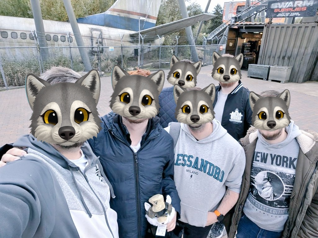 Genuinely such an INCREDIBLE two days with these boys at Thorpe Park! <a href="/Pup_Baru/">Pup Baru 🐶</a> and <a href="/Pup_Orion99/">Orion</a> yesterday, then today we had <a href="/ren_pup/">Pup Ren 🐾</a>, <a href="/PupLeko/">Pup Leko</a> and <a href="/awooitscarbon/">Pup_Carbon</a> join us to do Fright Night and Barus birthday!

Hyperia is RIDICULOUS by the way 😂😂😂