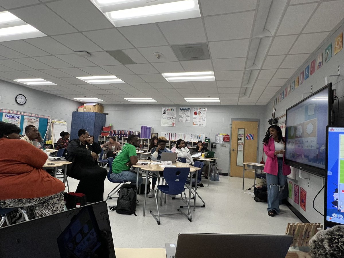 CatherINNOvate's tweet image. Had an amazing day with our elementary school teachers! 🍎 They dove into the myViewBoard Whiteboard software, explored its features, and unleashed their creativity. 🎨💻 Excited to see how they’ll use it to elevate their classrooms! 🚀 #myViewBoard #InnovativeTeaching