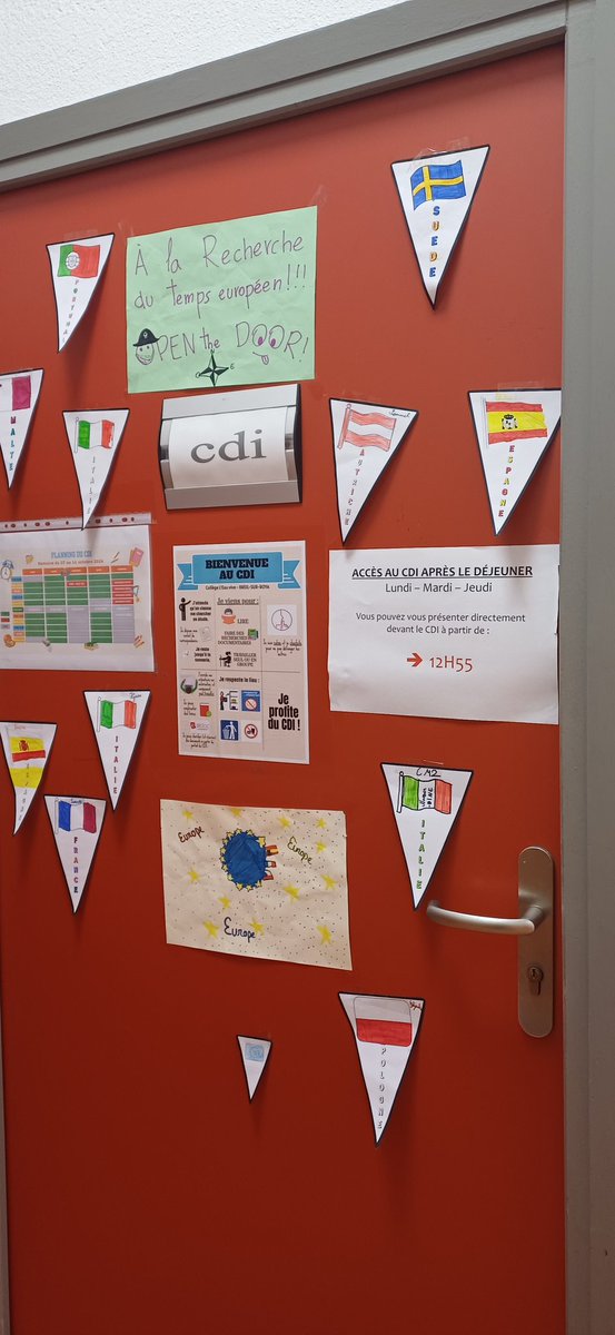 profenroya's tweet photo. Avec un temps d anticipation @ErasmusplusFR @DRAREIC_PACA , notre Eramus day avec tous les Cycles 3 et 4 de notre secteur, activités de quizz, chasse aux trésors,  Jeu de Mourra et nuages de mots européens !!!Merci à tous !!! https://t.co/4VkiagcTr8