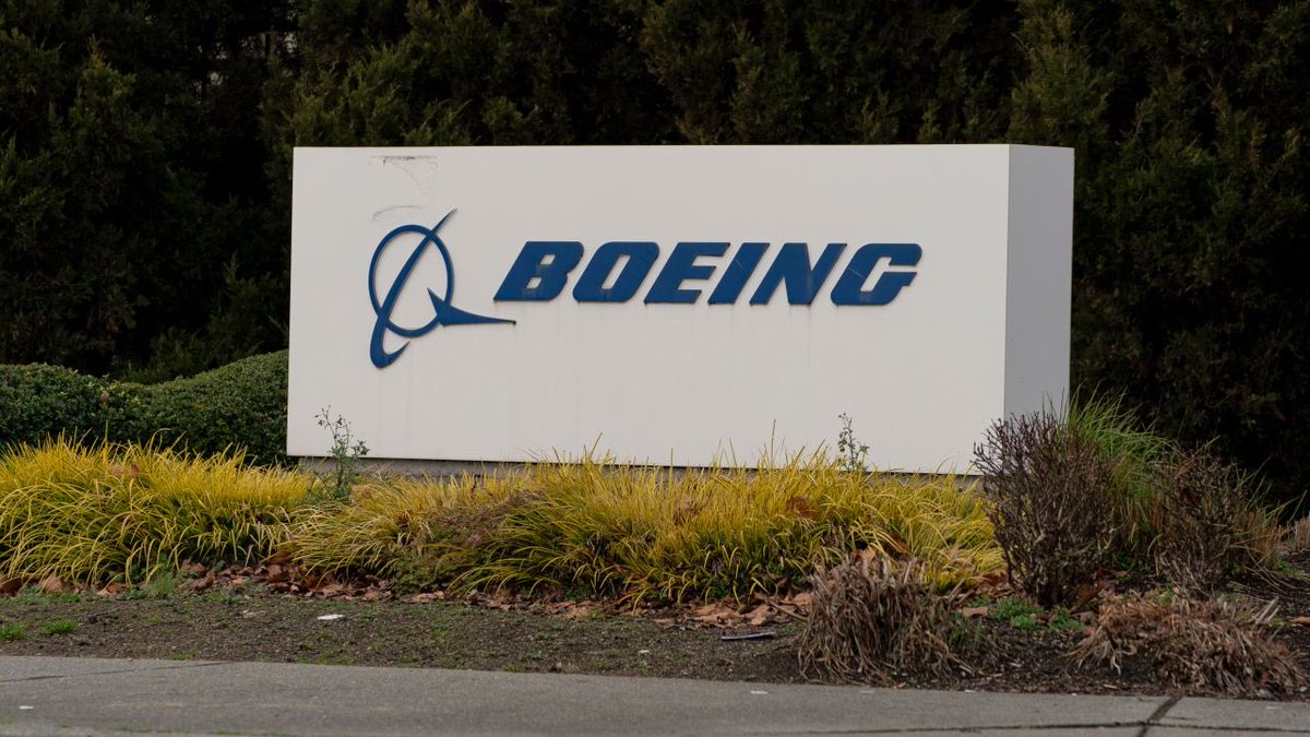KobeissiLetter's tweet image. BREAKING: Boeing, $BA, is cutting 17,000 jobs or 10% of its workforce.