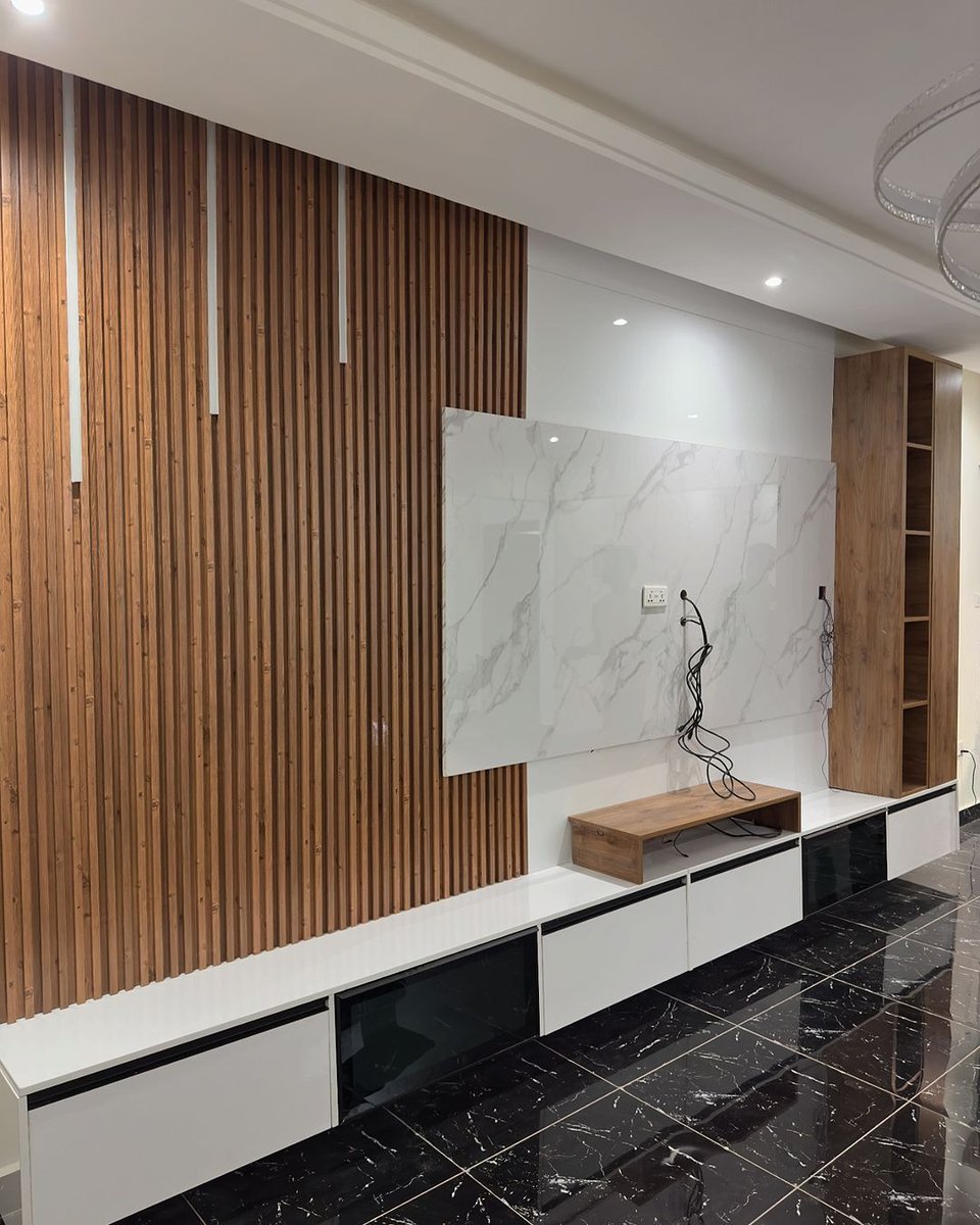 Halalwoodsltd's tweet image. Upgrade your living room with a stylish and functional TV wall unit, crafted with precision and elegance. Perfect for organizing your entertainment space! Call/WhatsApp 0782773441 or 0707340353 to order yours today. #TVWallUnit #QualityFurniture #HalalWoodInteriors