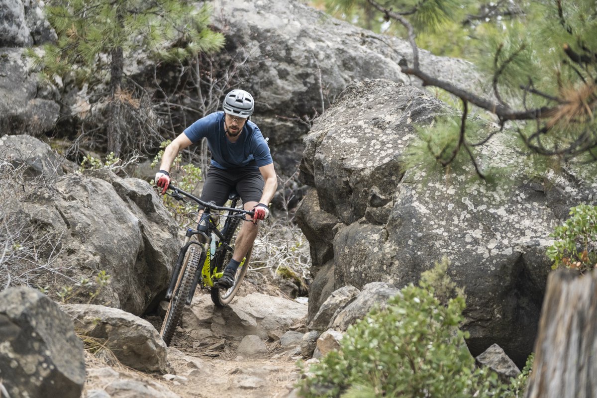 showerspass's tweet image. The best gear is the stuff you don't have to think about, that allows you to focus on the trail ahead.

#enjoytheride #waterproofgear