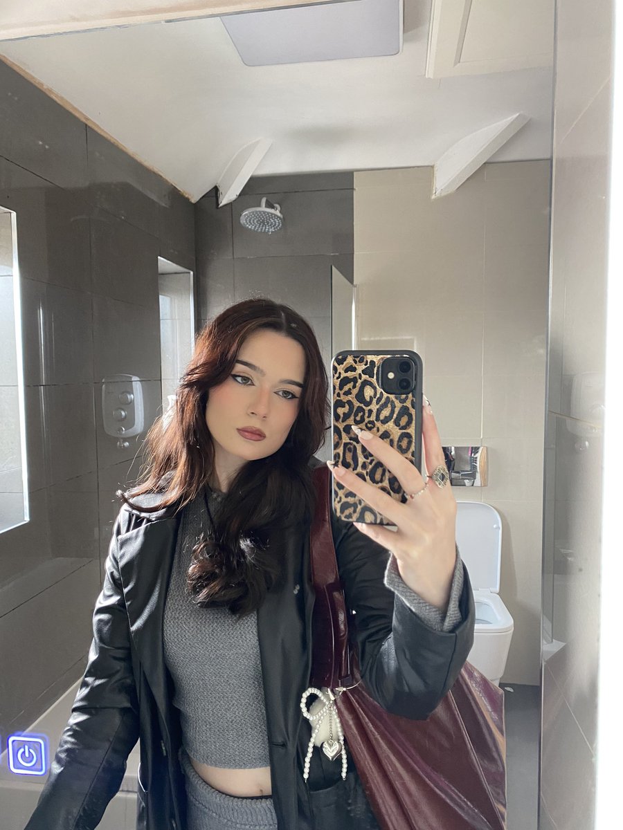 silverliniing's tweet photo. lil update of my life🧚‍♀️ https://t.co/SejaIdVmn2