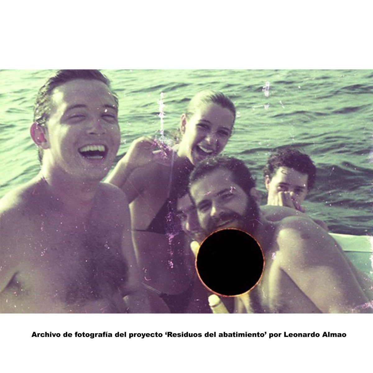 "Quisiera poder escribir
"Juana, Juana, Juana" 
que "por ti el viento arquea"
pero la lírica mexicana me evade..." 

Ricardo Sarco Lira F.  <a href="/Ricardo_Ruidoso/">Ricardo Sarco Lira🌈</a>  (Caracas, 1991)

Imagen de 'Residuos del abatimiento' por  <a href="/leonardo_almao/">Leonardo Javier</a>