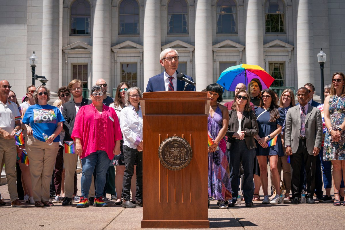 GovEvers's tweet photo. No matter who you are, who you love, where you are in your coming out story, or how you express your authentic self: in Wisconsin, you are family here, you belong here, and you are welcome home here.

Happy National Coming Out Day, Wisconsin! 🏳️‍🌈 https://t.co/NkNAtHXVc5