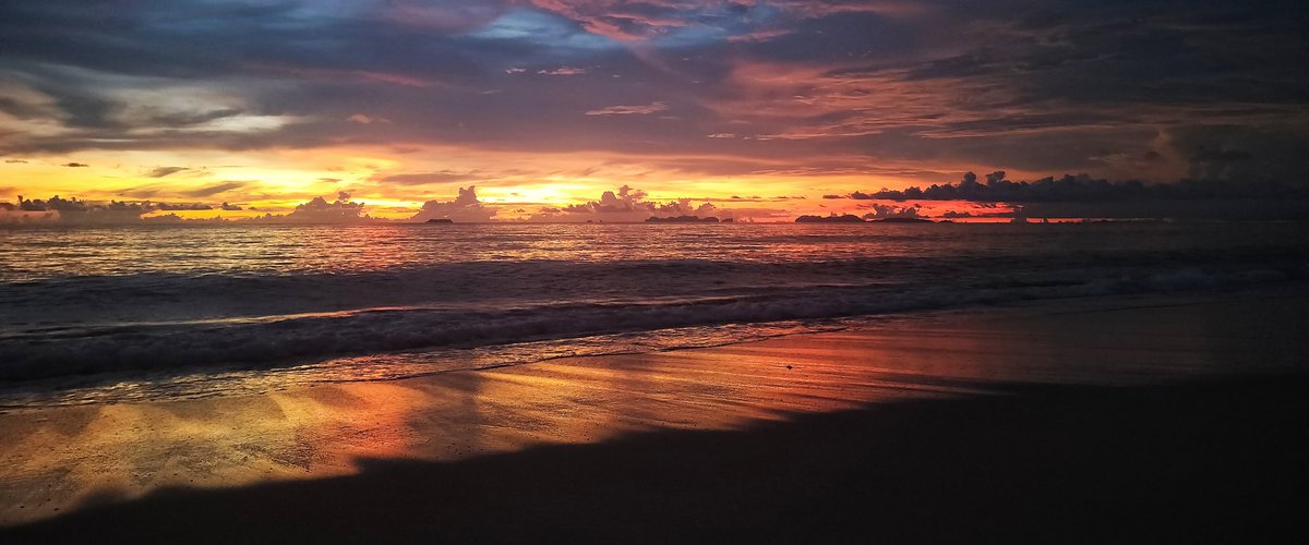 #OPACAROPHILE - quelqu'un qui aime les couchers de soleil.