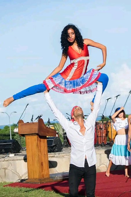 #ViralízaloX  todo el mundo, que #CubaEsCultura

#DeZurdaTeam 
<a href="/DeZurdaTeam_/">DeZurdaTeam 📳</a>