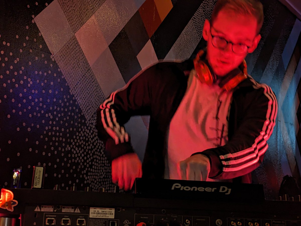 JakeStar@IsekayiaxMegapulse(Apr17th) tweet media