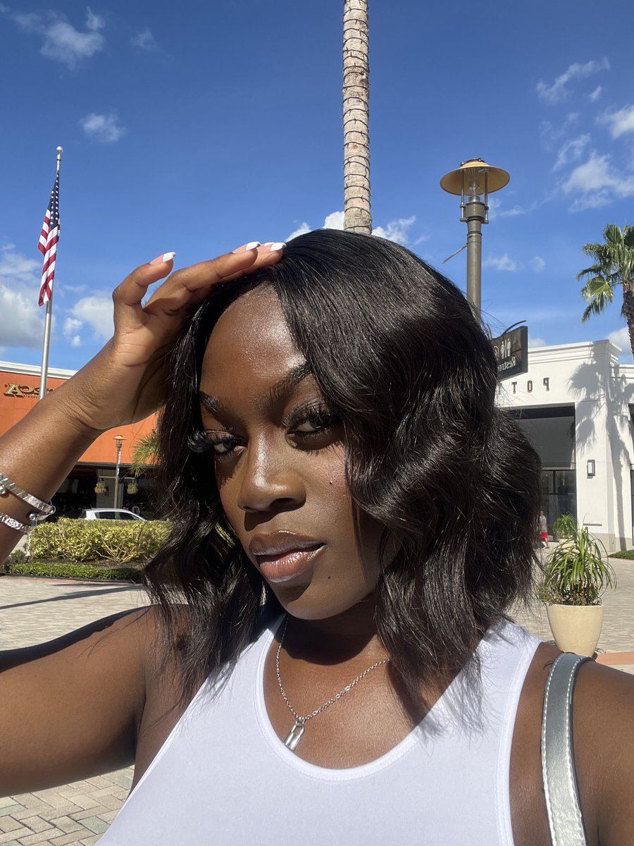 ___Samaraa__'s tweet photo. A black Haitian woman>>> ❤️ https://t.co/84TdC5Bhci