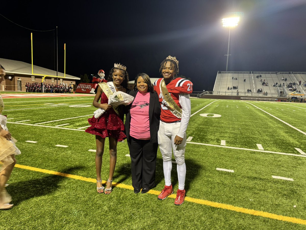 westwood_stuco's tweet photo. Wrapping up an incredible Homecoming Week at the Castle with our stunning Homecoming Court and the crowning of our King and Queen! 👑🎉 It’s been a week filled w/ excitement, school pride, and unforgettable moments. #RedhawkPride #Homecoming2024 https://t.co/QFfOPq6alh