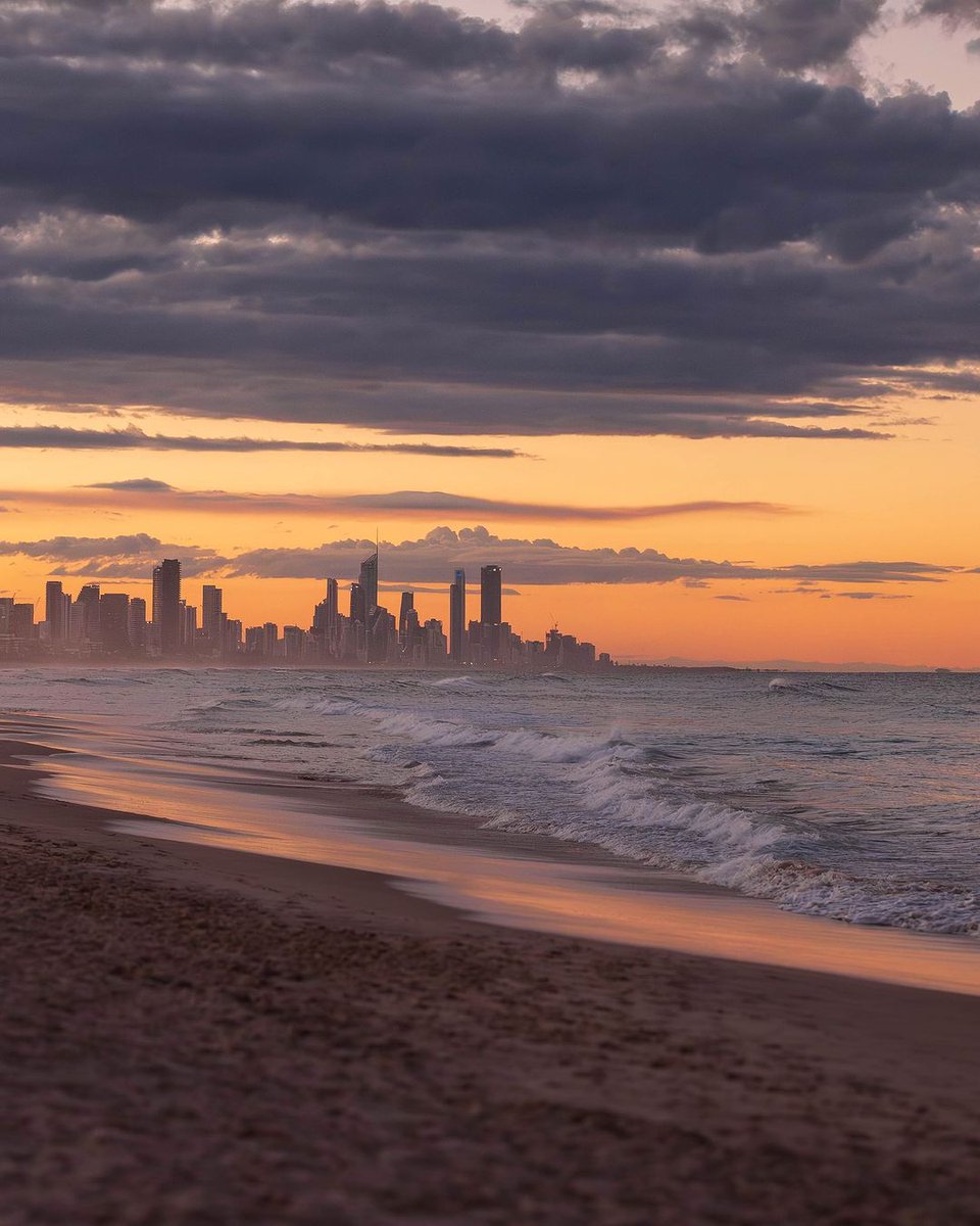 sailworx's tweet image. That soft sunset glow!
We hope you have a beautiful weekend.
@hannahtaylor.photography
GOLD COAST
#migoldcoast #sunsetglow #beautifulweekend #GoldCoast