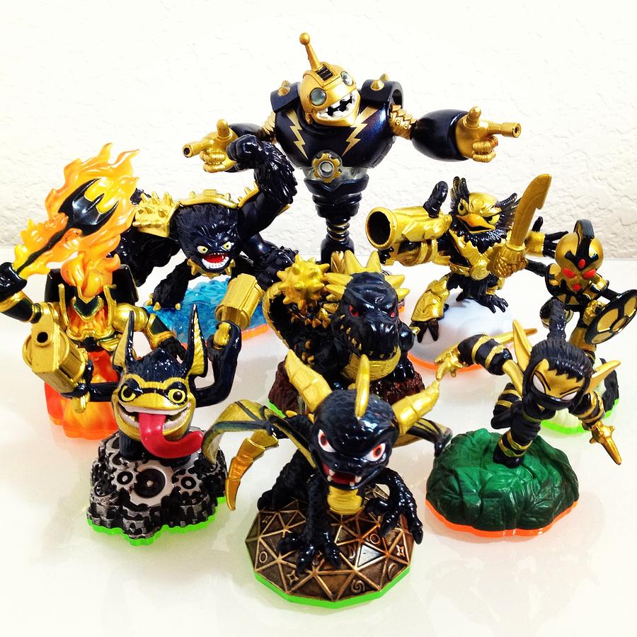 Convolvulus__'s tweet photo. close enough, welcome back legendary skylander variations https://t.co/Tpe9DVLsyY
