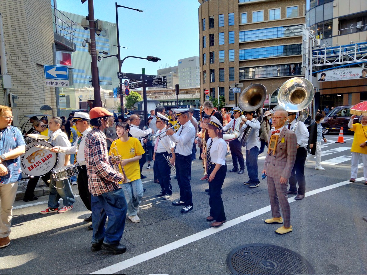 uemori_cube's tweet photo. 始まったーー！！！#神戸ジャズストリート https://t.co/NL6UE21u7N