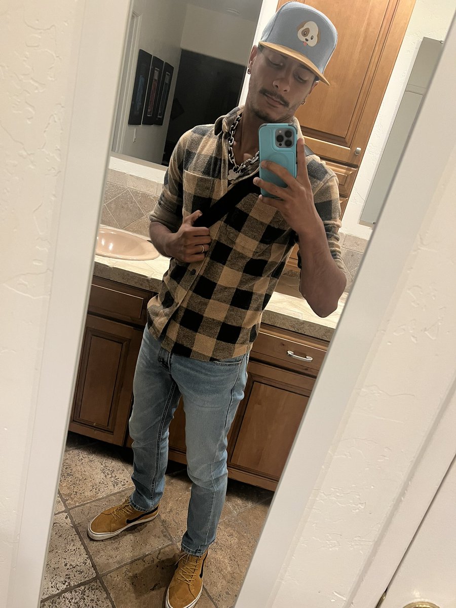 ApolloFFates69's tweet photo. Disconnecting for the weekend to celebrate my fiancés birthday. I’ll have something’s prepared and ready for you when I get back 😈💕 https://t.co/uJM8VEZI5j