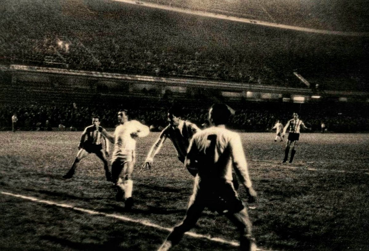 Camiseta_Pincha's tweet photo. ⭐️ 1967... Zubeldía - Labruna... Verón poné Estudiantes 2  Platense 3... La mística comenzaba.. https://t.co/kAMShJw5k0