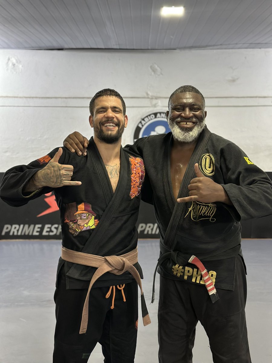 Estar com esse cara é sempre sinônimo de felicidade e alegria!
Leandrin  <a href="/Rexpeitaoficial/">Rexpeita</a>