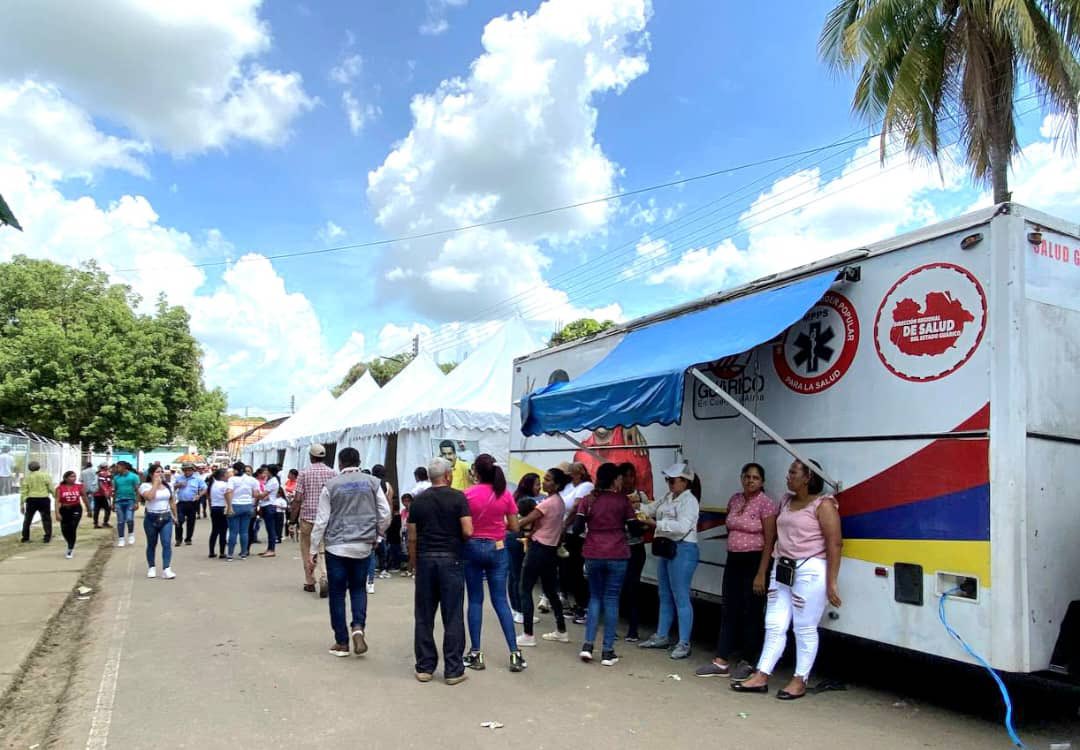Hemos desplegado una atención integral para nuestro pueblo de Tucupido en el municipio José Félix Ribas con el objetivo de continuar con las políticas sociales implementadas por el presidente <a href="/NicolasMaduro/">Nicolás Maduro</a>. Más de dos mil personas han sido beneficiadas el día de hoy.