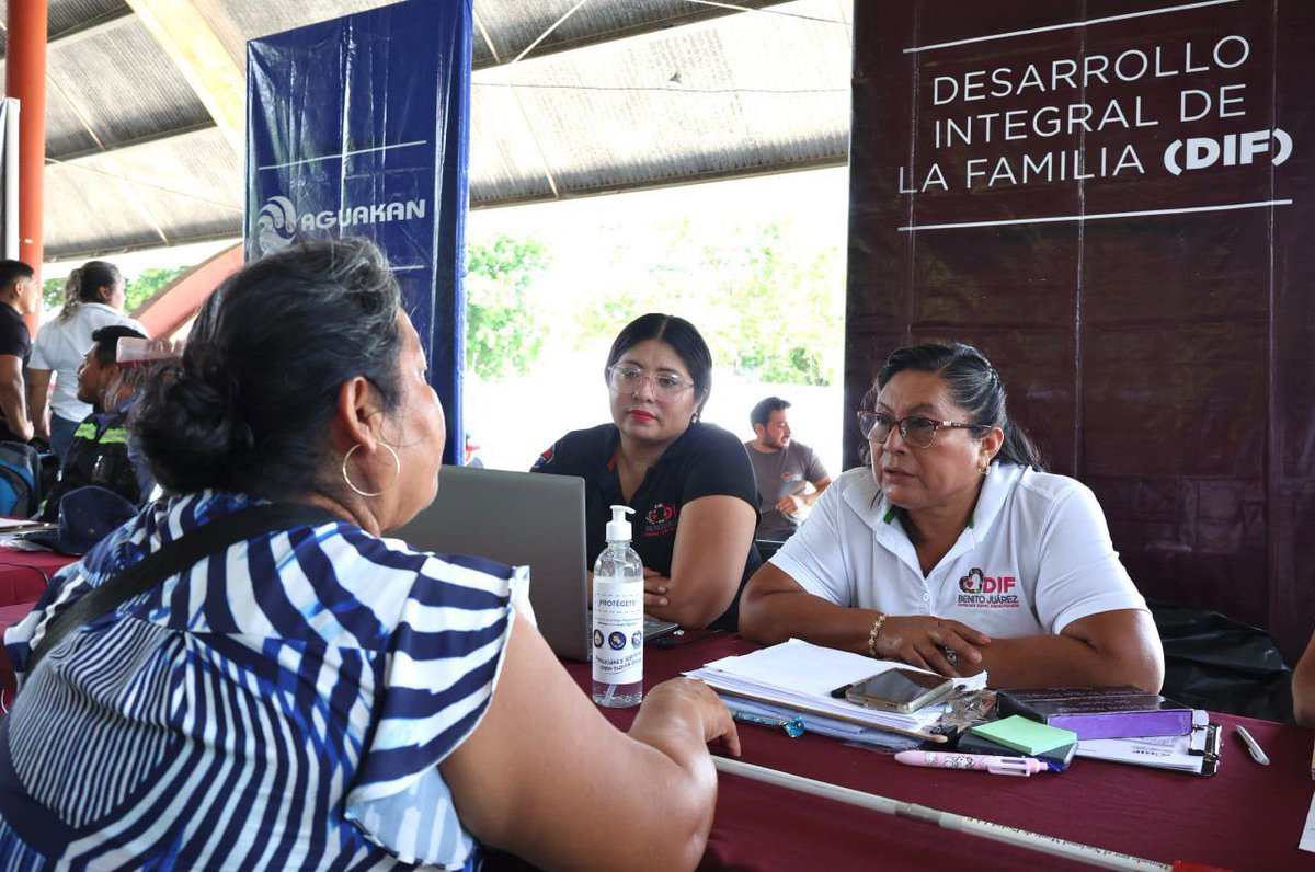AytoCancun's tweet photo. Este próximo jueves 17 de octubre, se reactivan las jornadas de atención ciudadana #CancúnNosUne encabezada por nuestra Presidenta Municipal @anapatyp en el Parque de la Unidad de la #SM91. 📍
Seguiremos atendiendo de cerca a la gente brindando más de 100 trámites y 1/2 https://t.co/mYYMKDDfRK
