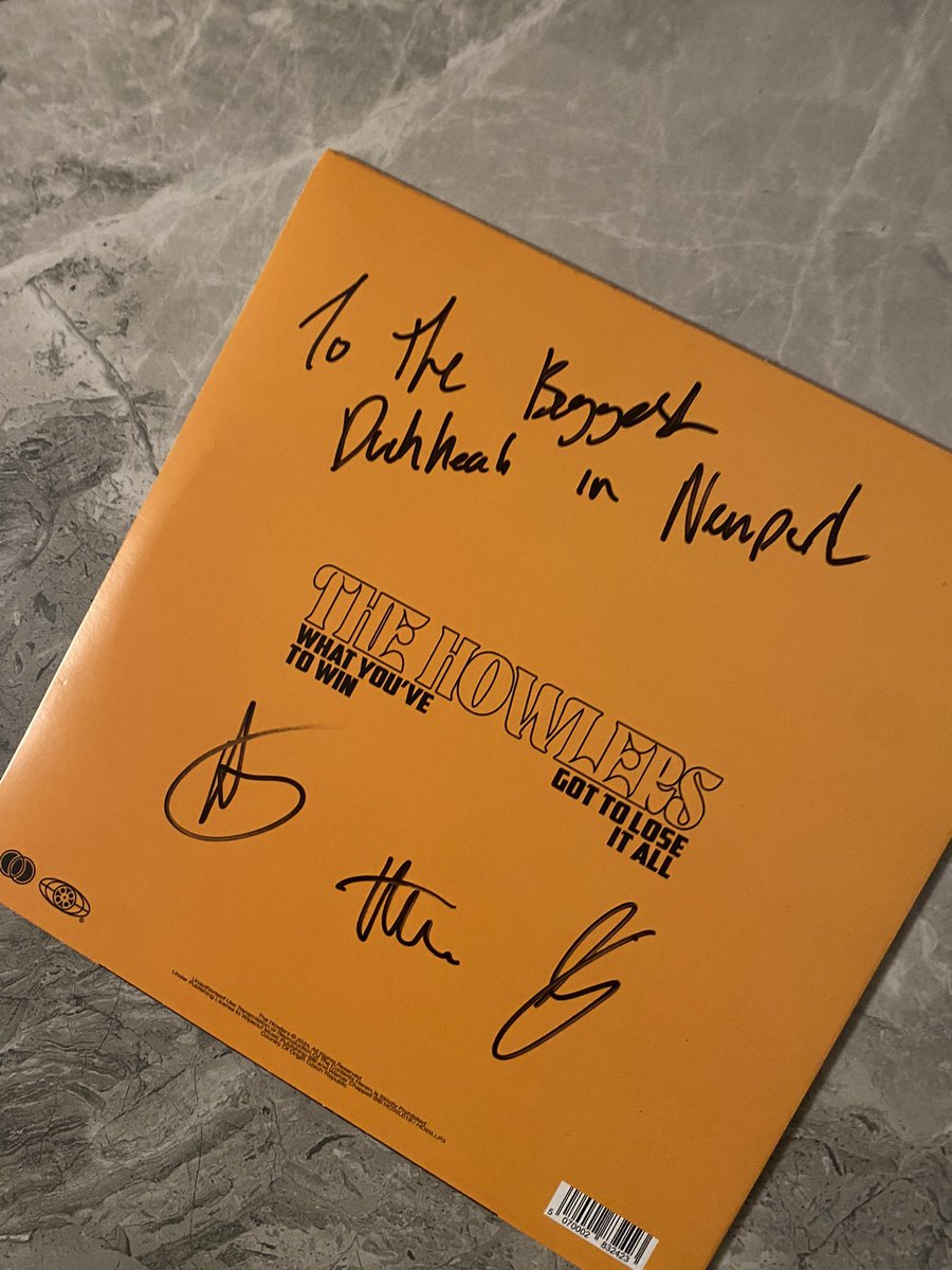 Kluverband's tweet photo. @thehowlersuk man. They’re fucking class 🤘 https://t.co/5izeEjV8QH