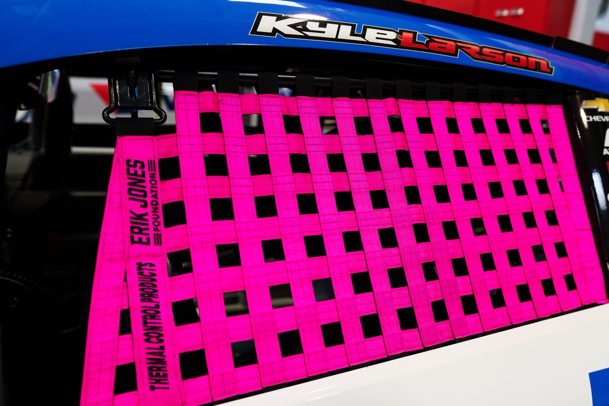 TeamHendrick's tweet photo. Bringing back the pink!

Catch these special @thermalcontrol window nets on track in support of the Erik Jones Foundation, raising awareness and support for those affected by breast cancer. https://t.co/ZIQS1XfitG