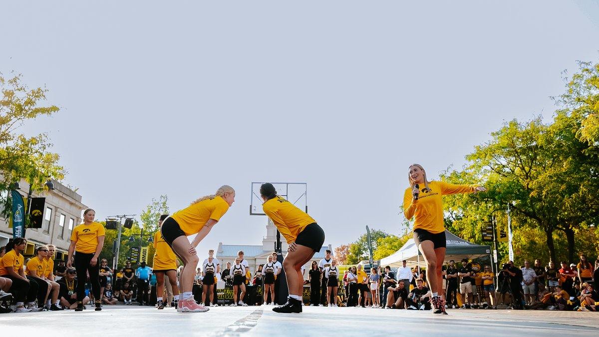 Quite the stage 🤩

#Hawkeyes