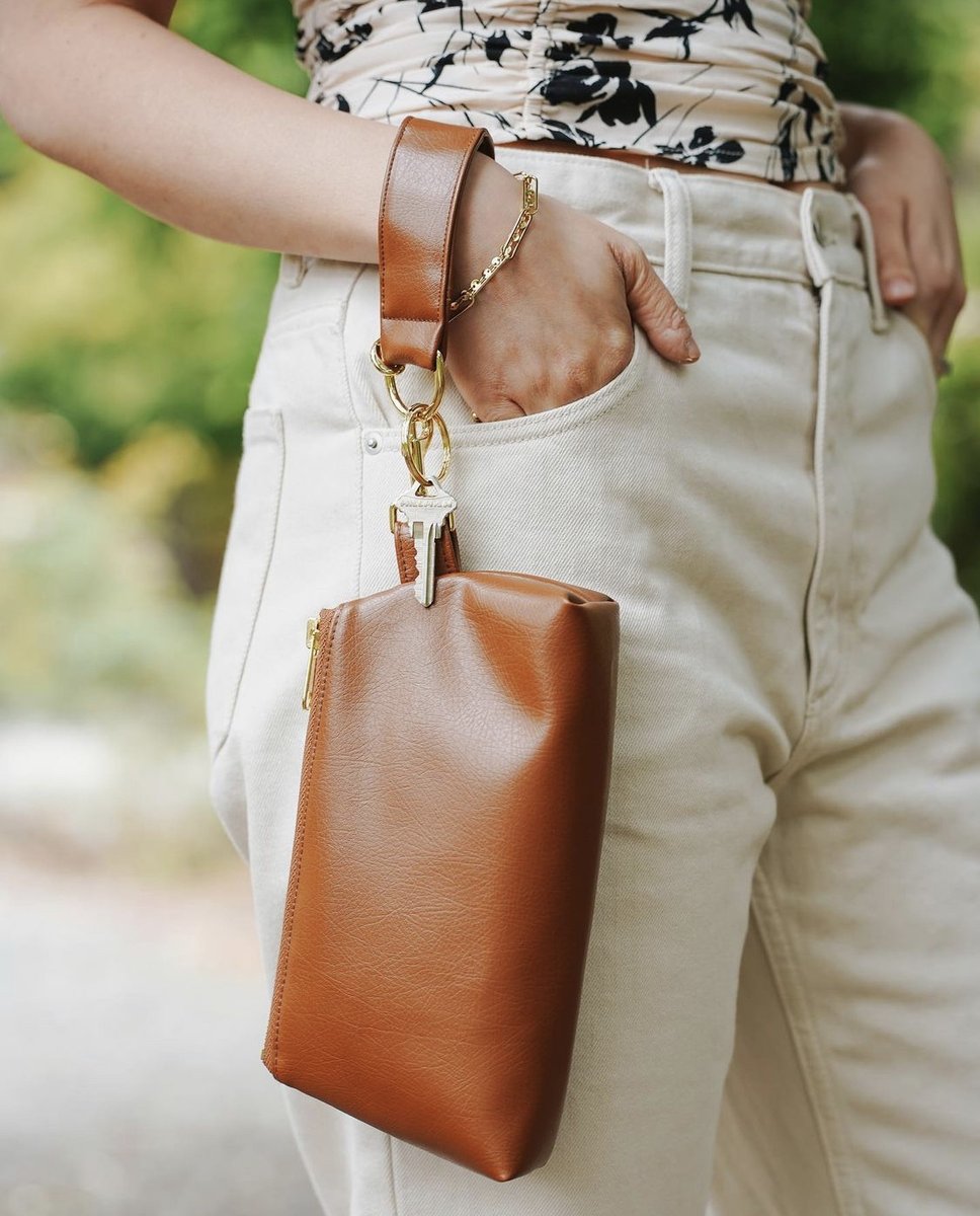 MyKeyper's tweet image. KEYPIT Together this fall with the our patented Key Ring Wristlet. 🔑⁠
⁠
mykeyper.com/products/2-pie…
⁠
#keyper #wristlet #keyring #keyrings #accessories