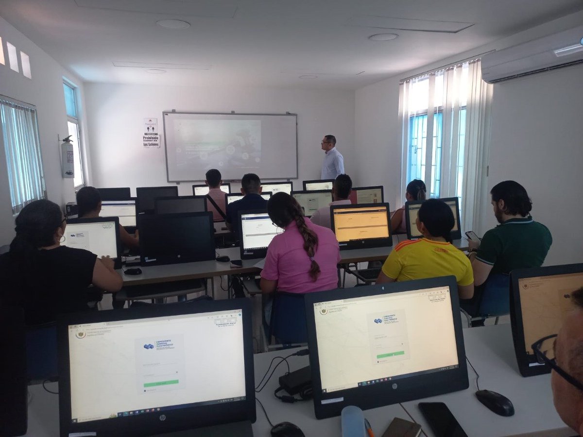 judicaturacsj's tweet photo. #EnImágenes | Esta semana capacitamos a más de 750 despachos judiciales en📍Bucaramanga, Yopal, Valledupar, Barranquilla, Neiva, Ibagué y Medellín, en el uso del Sistema de Gestión Documental Electrónica #SGDE.
¡Todos somos parte de la transformación digital de la Rama Judicial! https://t.co/wpZdtnrUYl