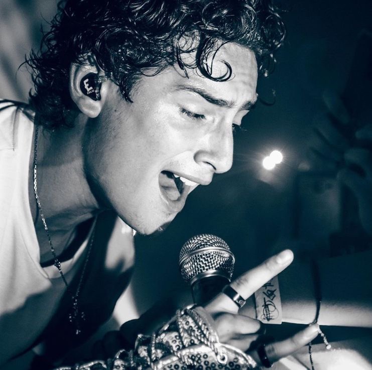 EmilioSites's tweet photo. ⏳| Throwback 2019
¡Un día como hoy pero hace 5 AÑOS ya comenzaba la gira nacional e internacional de Emilio, #Perfectour, haciendo que él con tan sólo 16 años cumpliera una pequeña parte, un inicio de este gran sueño en la música que actualmente sigue cumpliendo! 🎶🌟 https://t.co/rCUyTi4SKs