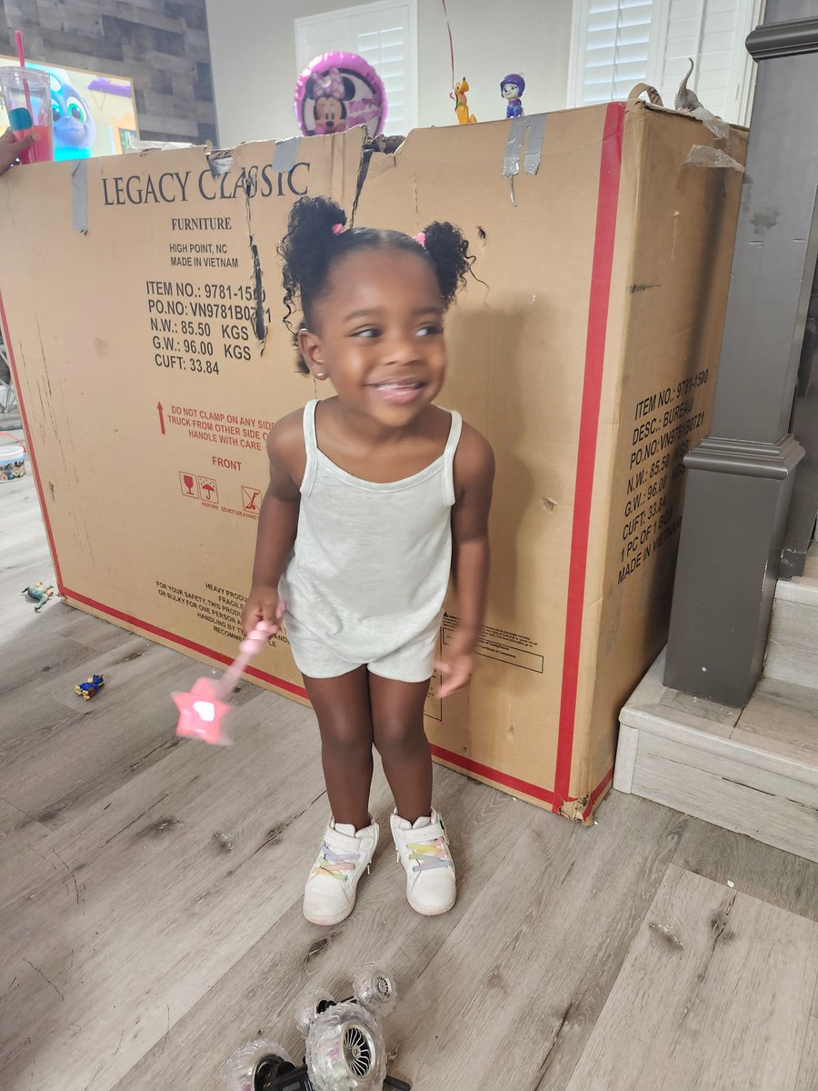 D_HolmesJr's tweet photo. Happy 3rd Birthday to my beautiful, inquisitive, vocabulary savvy, bossy baby girl Tiffany Jade 💖 https://t.co/W8oDbLCeh7