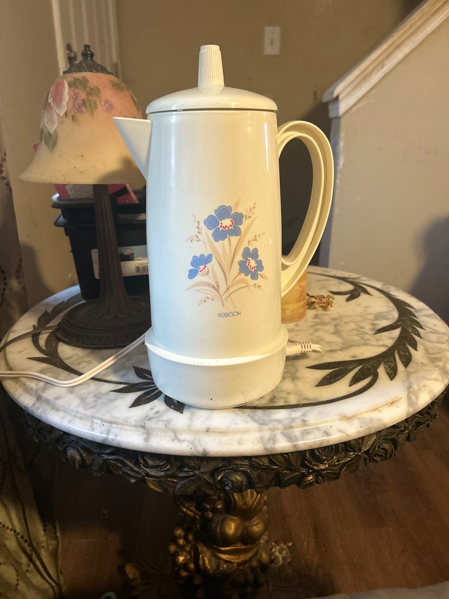 Today was good. Found treasure at the thrift store 💕

This coffee is gonna be soooo good 😊