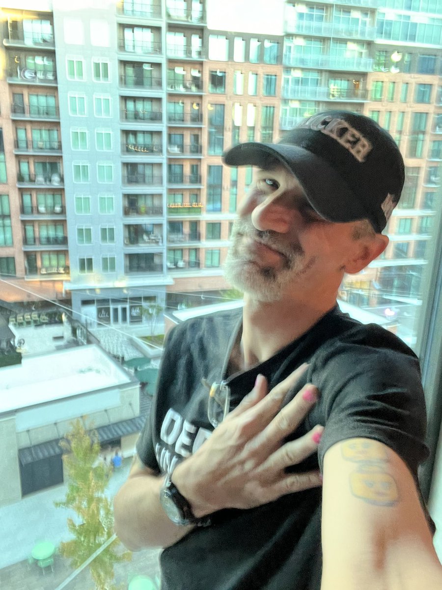 CLOUTIERSEC's tweet image. After an amazing few weeks of growth, learning, mind expansion, relationship building, reflection and introspection.

I wanted to take a brief moment to just say thank you to all the people who have helped me along the way, even if they don’t know it.

I love you all !