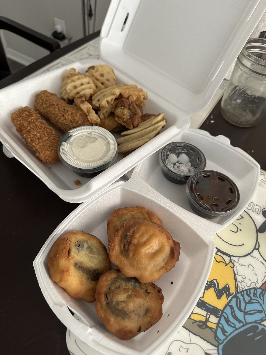 Hey <a href="/Pluckers/">Pluckers Wing Bar</a> , missing anything??? I do, the ice cream with the fried oreo.