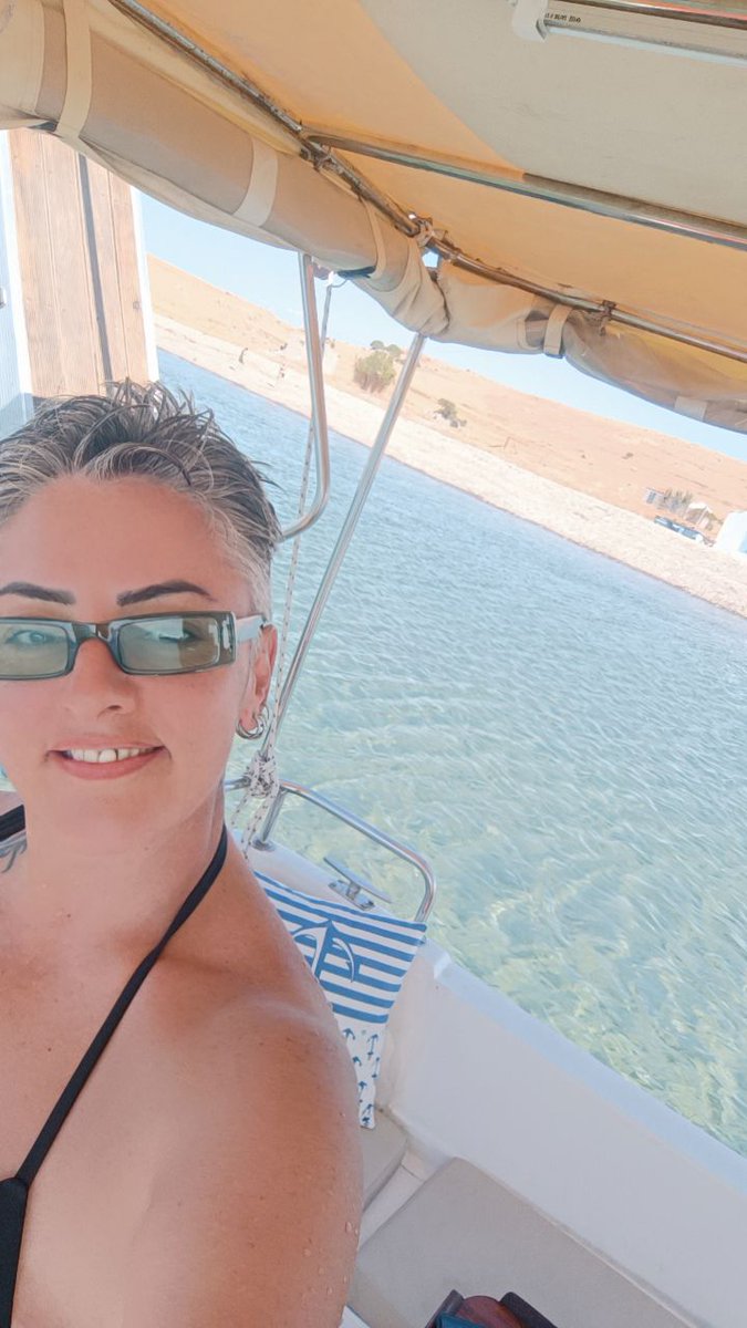 Sevdimmm...ama yoksuz!...galiba uzun buyundan dağ gibi durur sanmalar....