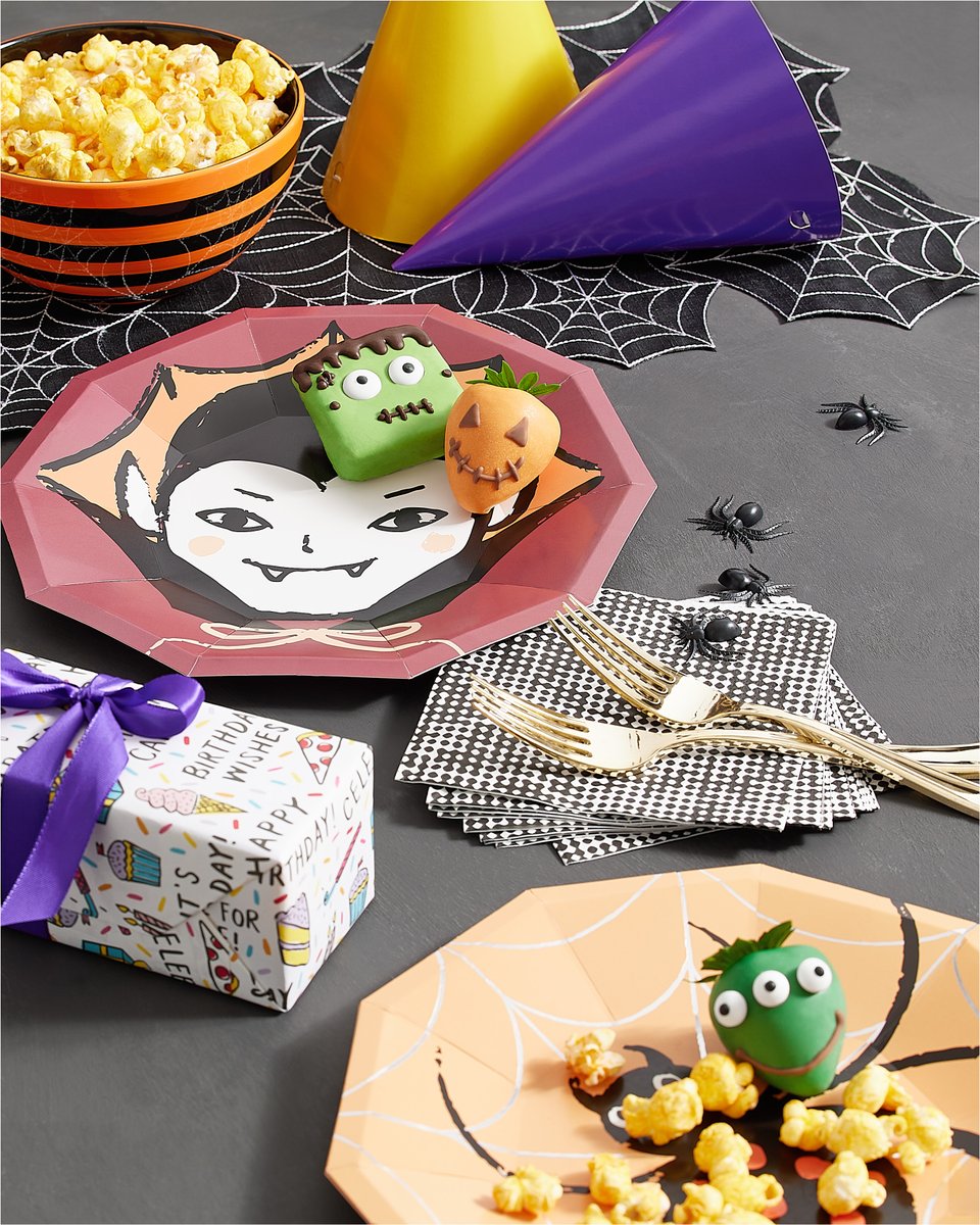 A celebration only fit for an October birthday 🎃🎈 Drop a comment if you're celebrating this month!