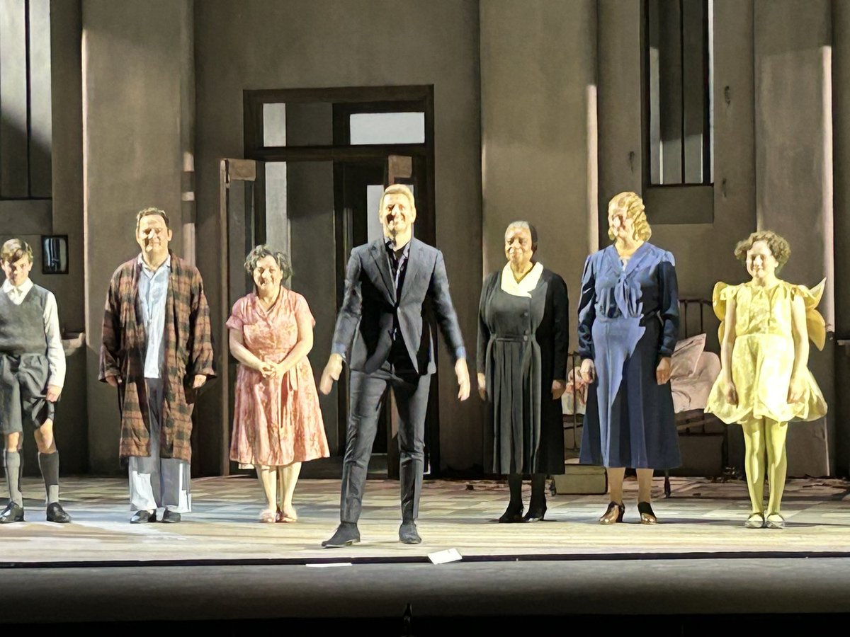 Paul Gilluley🌈✨ (@pgilluley) on Twitter photo WOW! <a href="/DuncanWardMusic/">Duncan Ward</a> on top form leading <a href="/E_N_O/">English National Opera</a> 13 piece orchestra in # ENOScrew. WOW! <a href="/DuncanWardMusic/">Duncan Ward</a> on top form leading <a href="/E_N_O/">English National Opera</a> 13 piece orchestra in # ENOScrew.