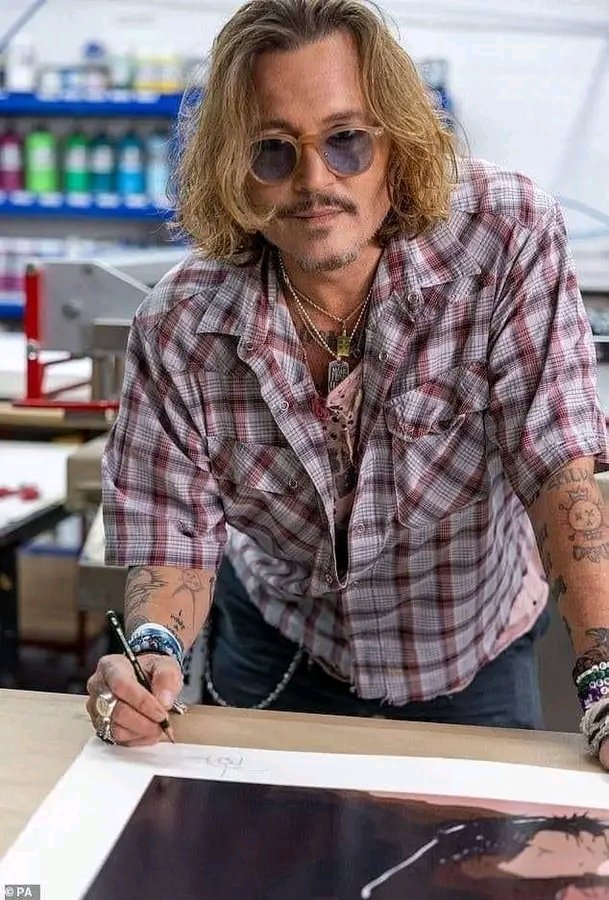 Describe me in one word ?
#JohnnyDeppIsLoved