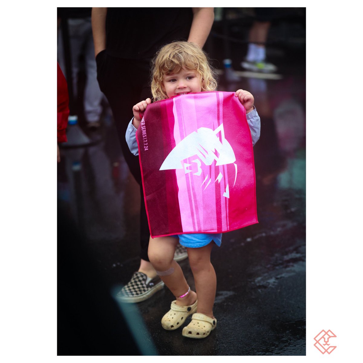 CourageCountry tweet media