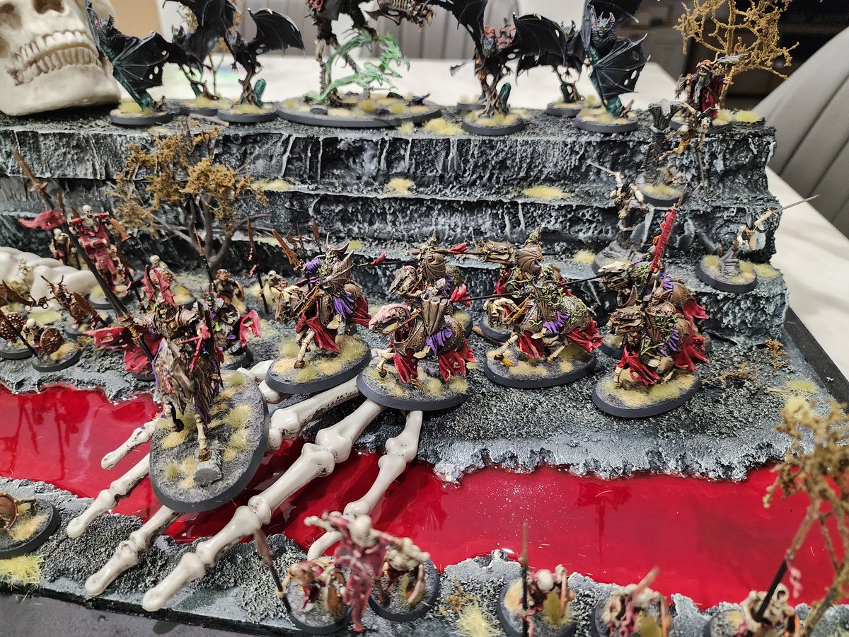 carrionking87's tweet photo. Armies of Parade time - time for the Legion of Blood to rise! #AgeofSigmar #ArmiesonParade https://t.co/jnQmbVZlC5