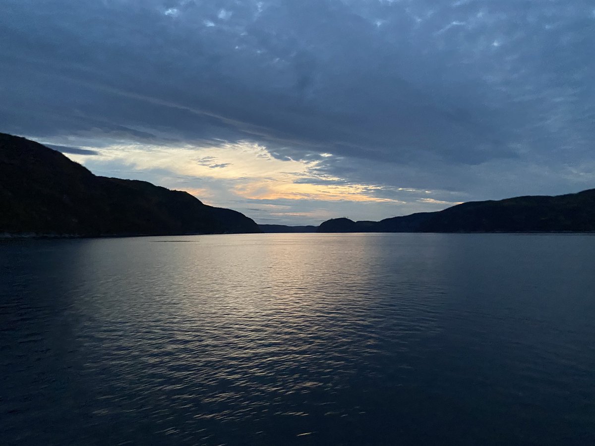 apberube's tweet photo. L’embouchure du Saguenay en automne https://t.co/EuzapJYy6F