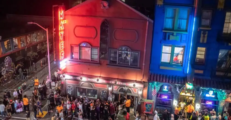 FunCheapSF's tweet photo. Celebrate Halloween in San Francisco at Crawloween 2024! The 3-day event will include amazing drink specials, a costume contest, party bus rides, DJs and more.

#sanfranciscohalloween #crawlsf #crawloween #halloweenpubcrawl

@crawlSF

🔗 https://t.co/35026hF8TE
