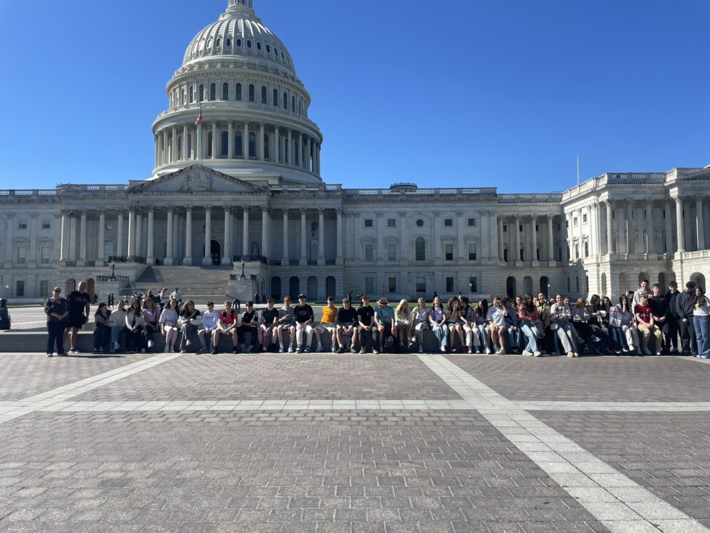 Olhsnycdc's tweet photo. What an amazing experience at the Capitol Building. 🇺🇸 @OLHSCumbernauld https://t.co/NkRSBAVTp9