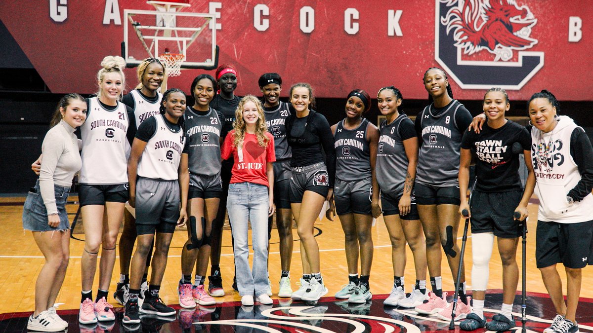 GamecockWBB's tweet photo. Great to have @UofSC students Elise and Madelyn stop by to talk about their experience at @StJude

Your ticket to Tuesday night's game at @TigersAthletics supports their great work ➡️ https://t.co/kYXfugi7W7 https://t.co/uQzbIWzdP6